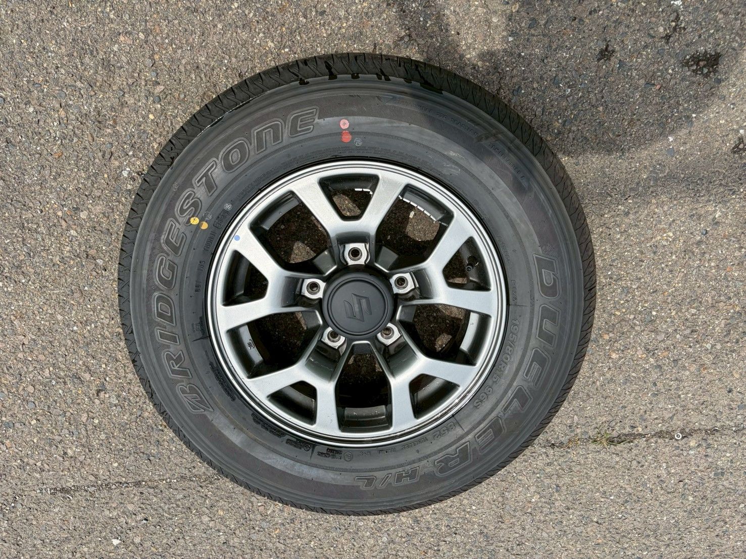 新車外し!!走行22Km | 2026年式 ジムニー ノマド 純正15インチホイール