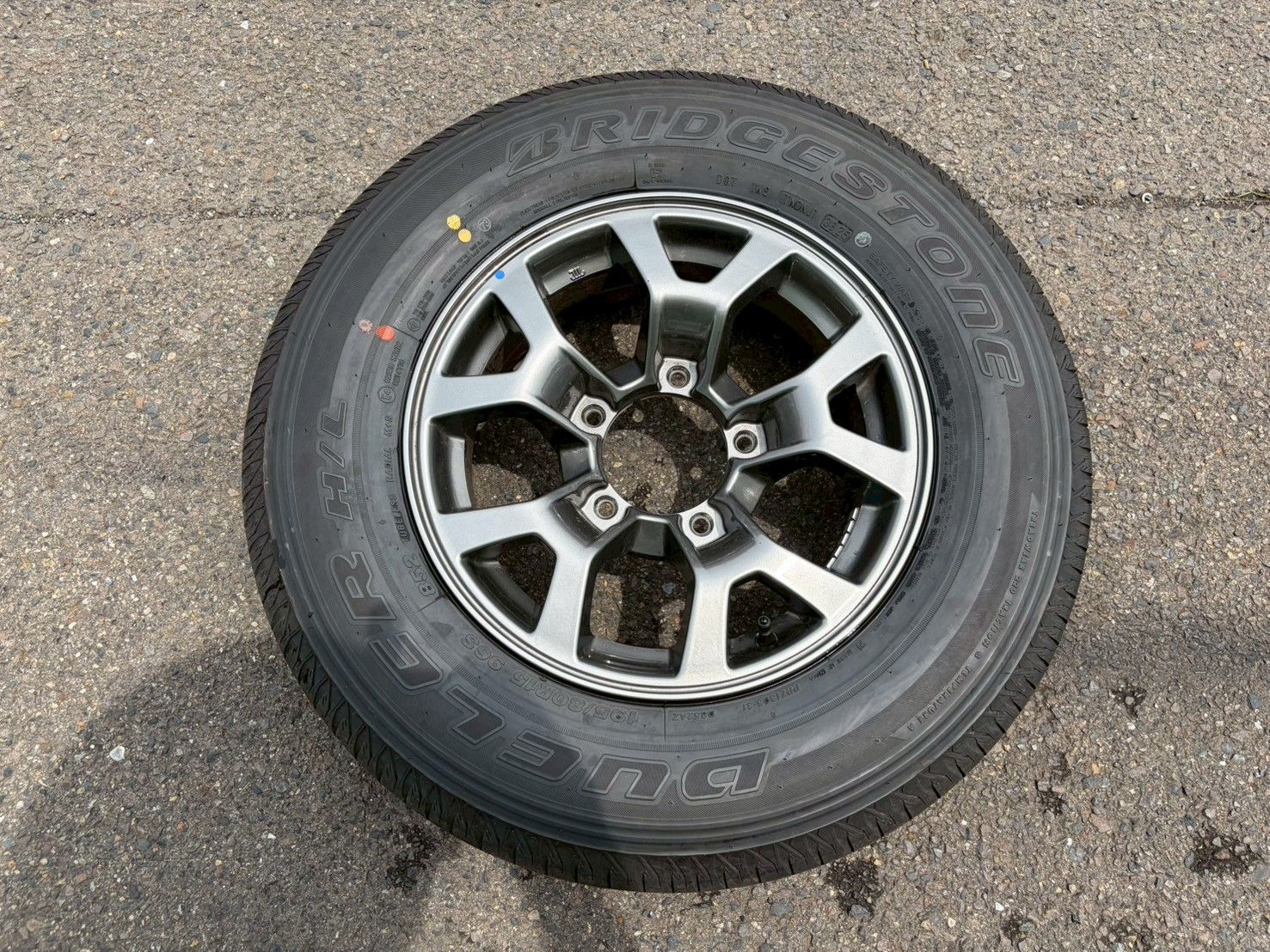 新車外し!!走行22Km | 2026年式 ジムニー ノマド 純正15インチホイール