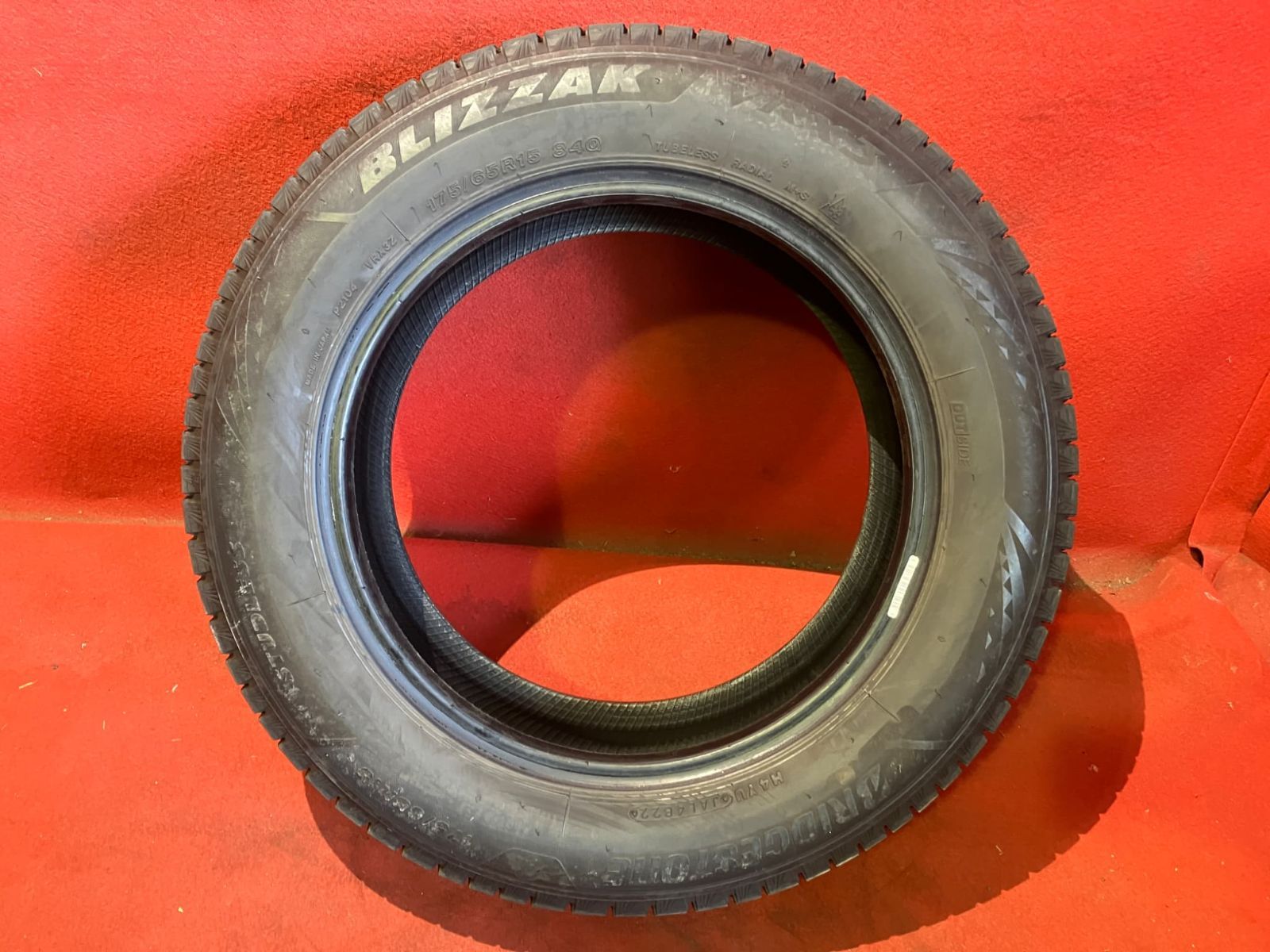中古スタッドレスタイヤ【175/65R15 BRIDGESTONE VRX3】 4本SET - メルカリ