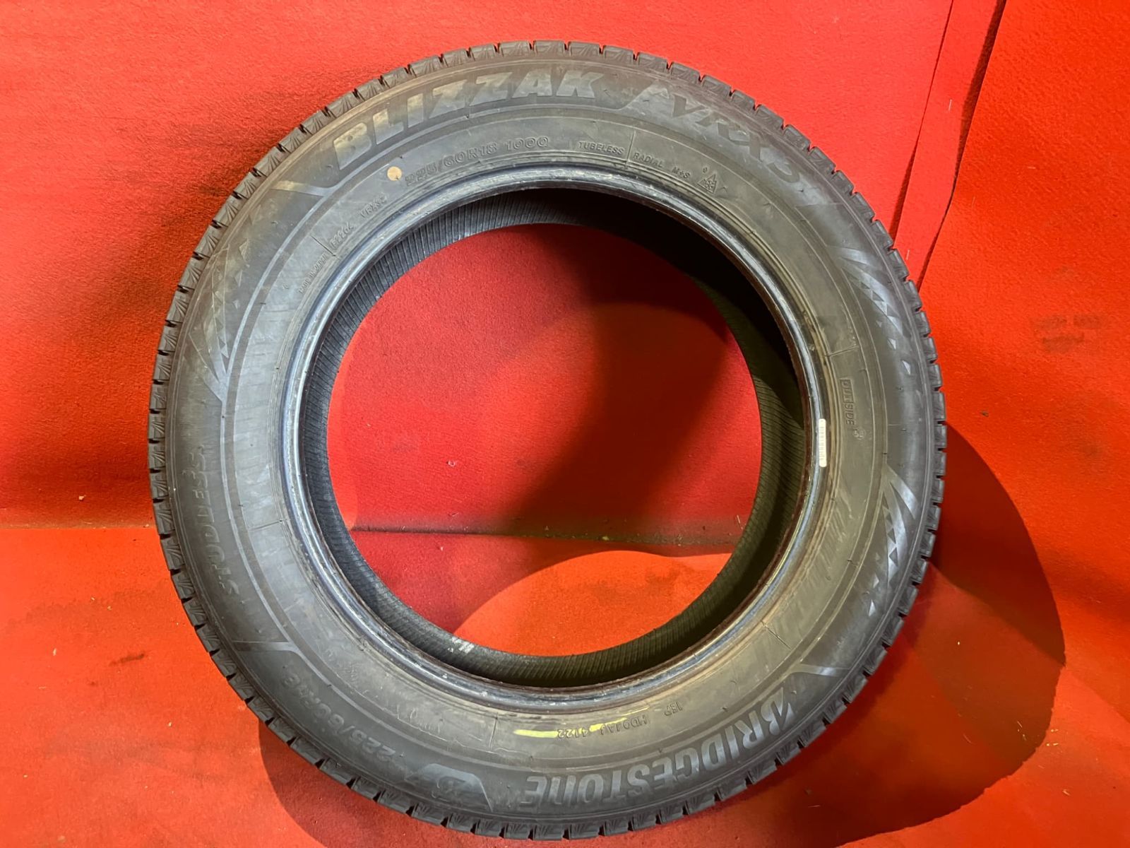 中古スタッドレスタイヤ【225/60R18 BRIDGESTONE VRX3】 4本SET - メルカリ