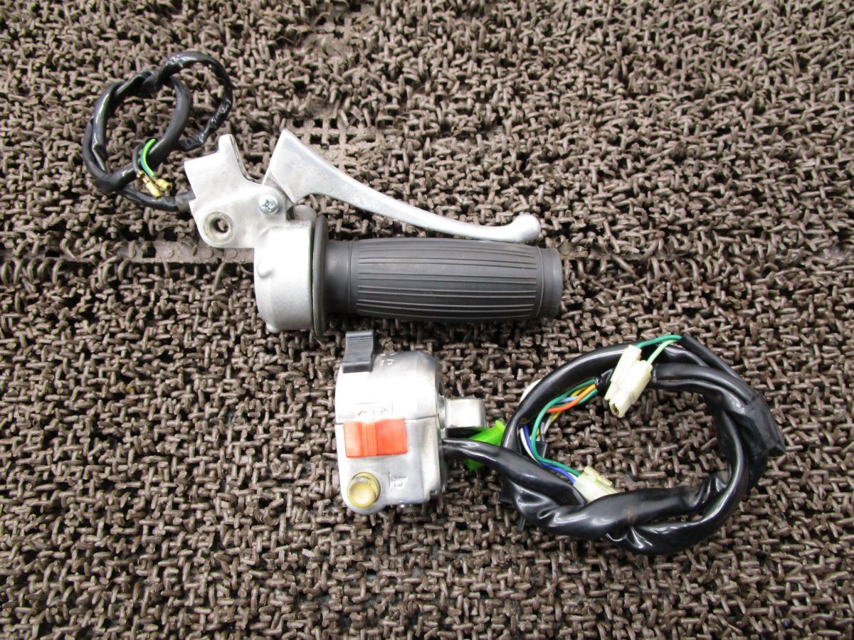 ソロ ハンドルスイッチ 左 スロットル レバー ●B8538！AC17 ホンダ 【 AC17E 】 SOLO キャブ車 動画有 12V