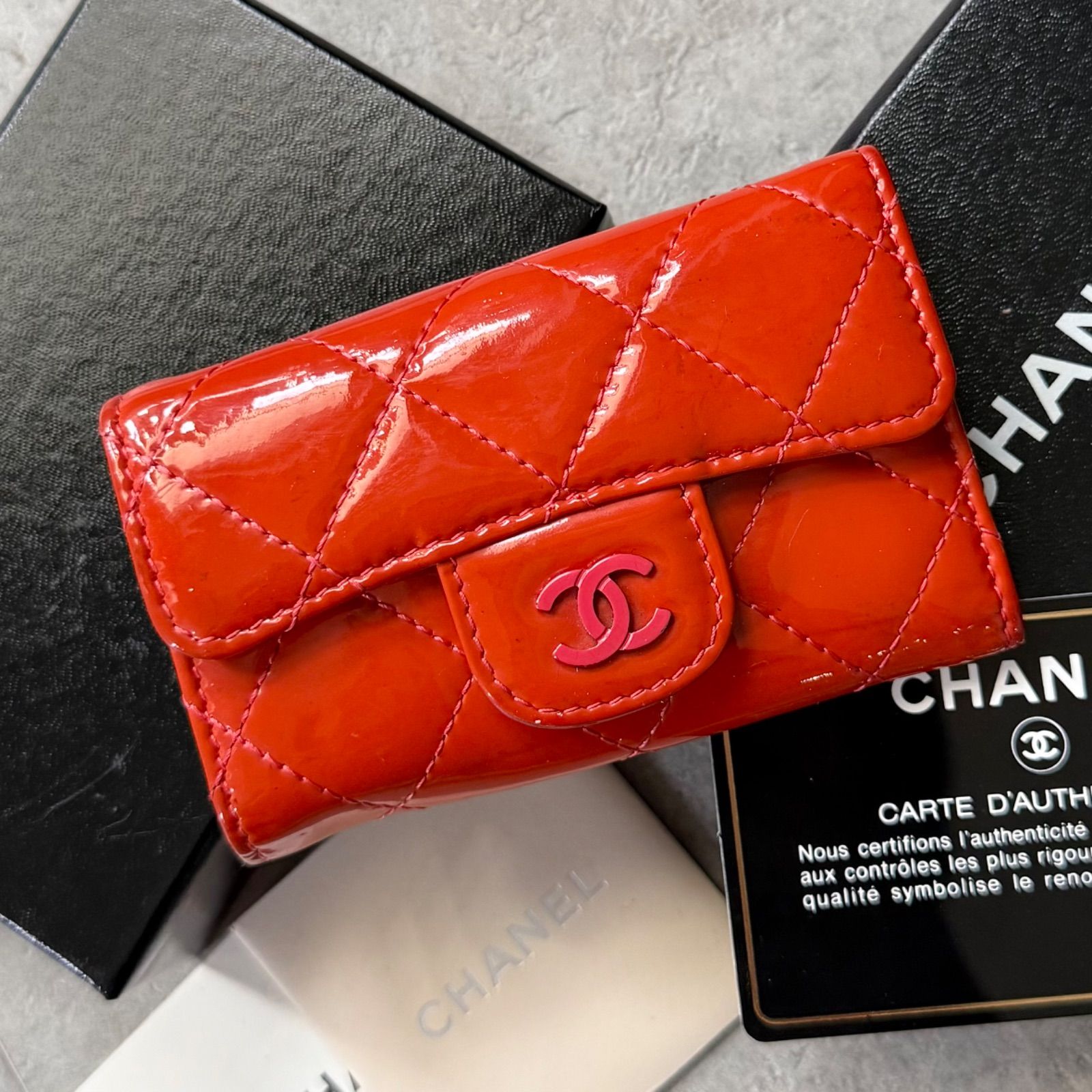 CHANEL マトラッセ 6連続キーケース オレンジ ココマーク パテントレザー
