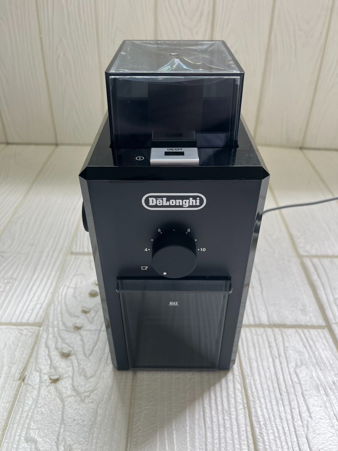 未使用品】DeLonghi デロンギ うす式コーヒーグラインダー KG79J