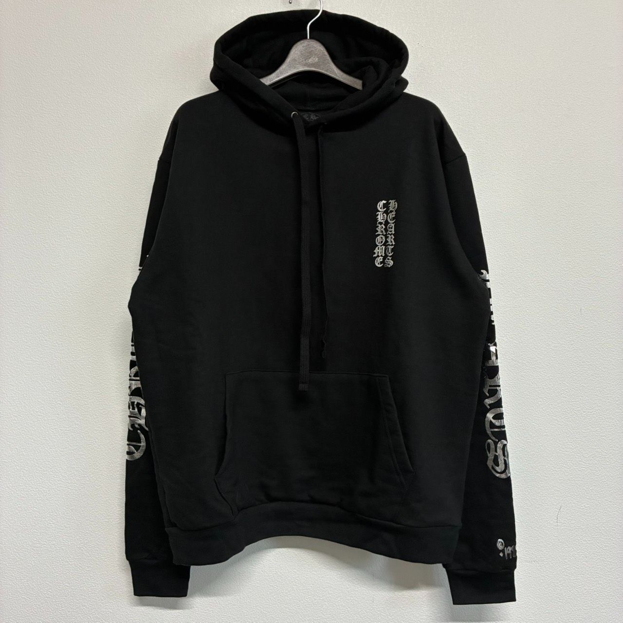 CHROME HEARTS Vertical クロムハーツ バーティカル ロゴ 黒 ブラック シルバー フーディー パーカー トップス 長袖 アウター メンズ レディース Lサイズ 新品未使用 2721