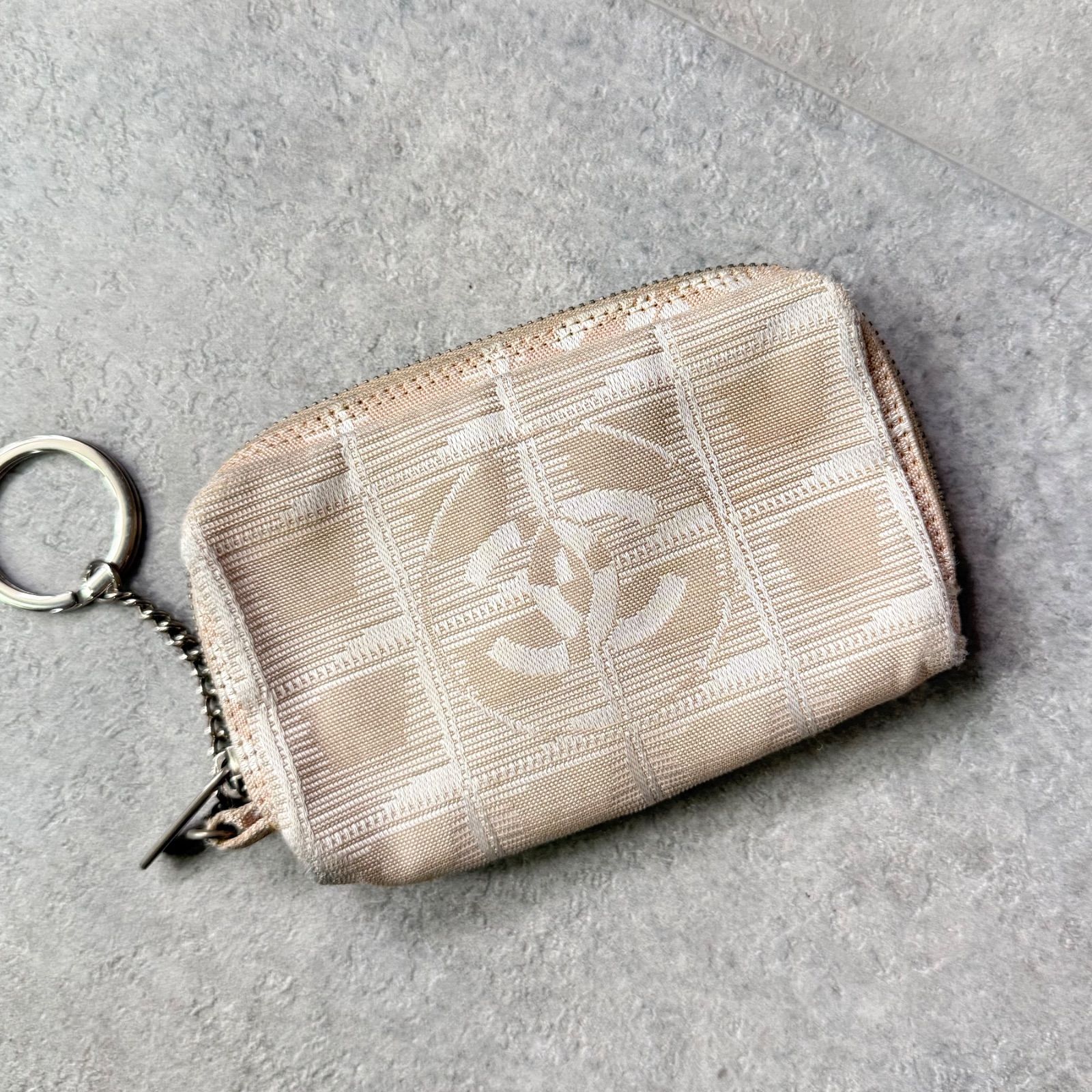 CHANEL シャネル ニュートラベルライン キーリング付き コインケース ミニポーチ キャンバス アイボリー ココマーク ラウンドファスナー