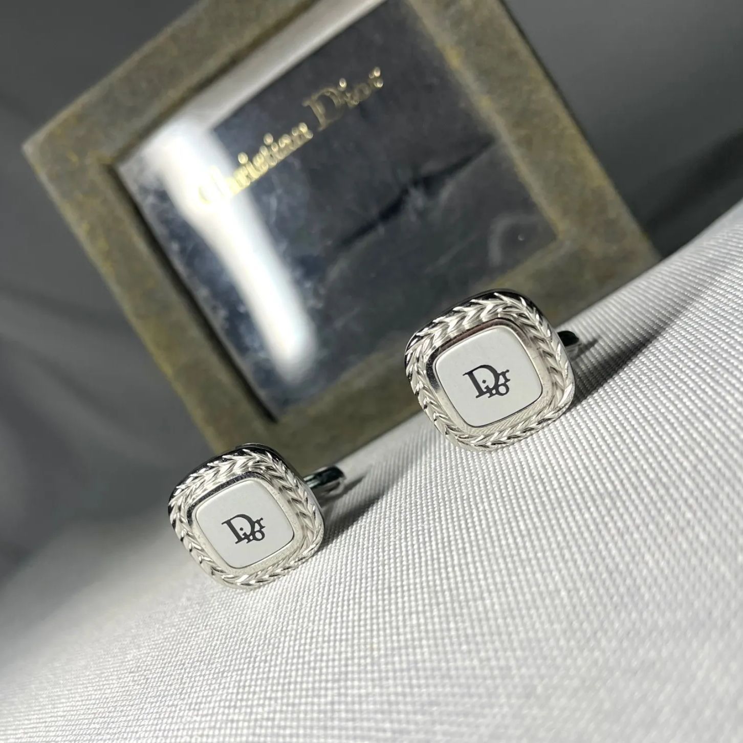 美品 希少 Dior ディオール ブランドロゴ 鏡面＆艶消しシルバー リーフデザイン ヴィンテージカフス カフリンクス ボタン ケース有
