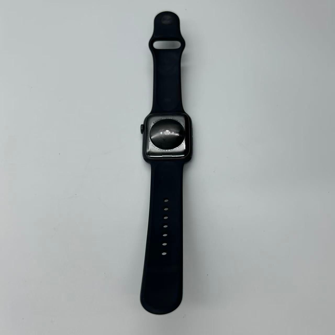 Apple Watch SE 44mm ブラック 中古 Cランク - メルカリ