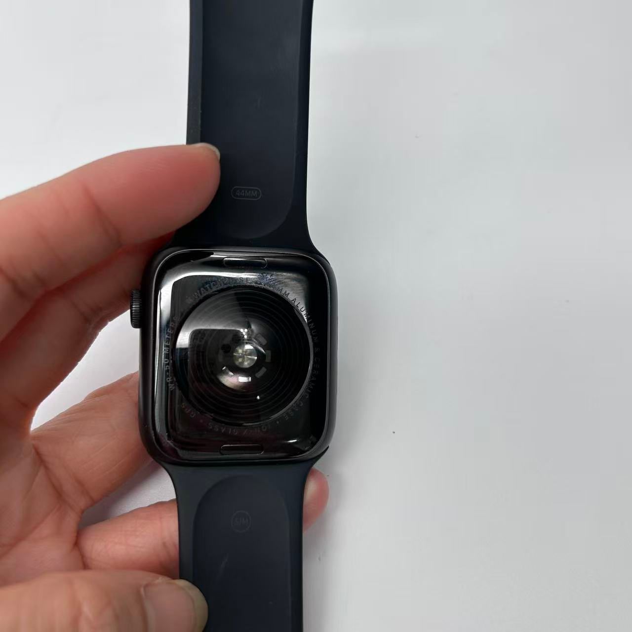 Apple Watch SE 44mm ブラック 中古 Cランク - メルカリ