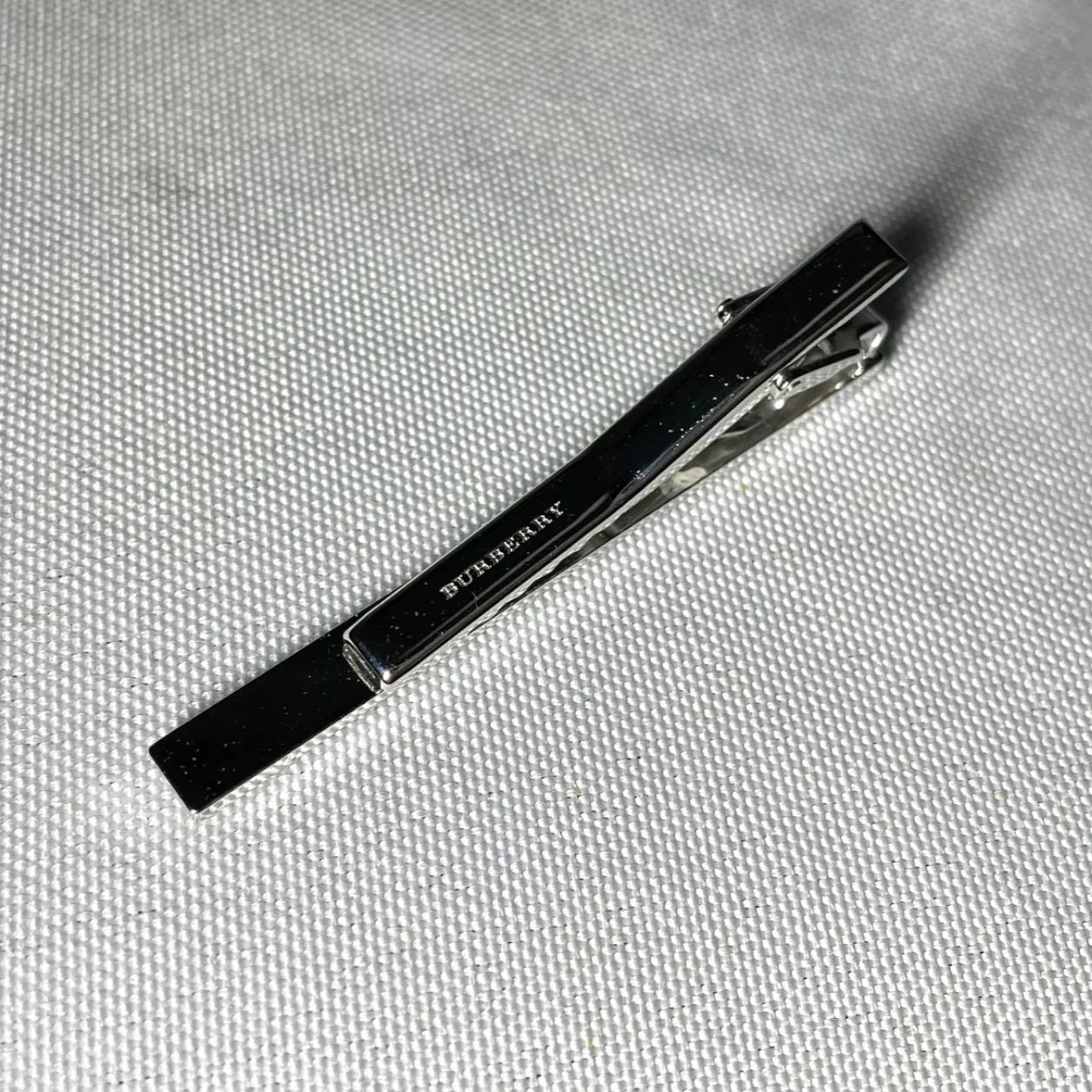 希少 BURBERRY バーバリー ブランドロゴ文字 鏡面&艶消し シルバー