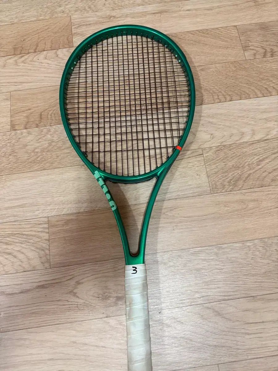 ウィルソン BLADE PRO V10 98 305g 18x20 テニスラケット 出品 35,154円