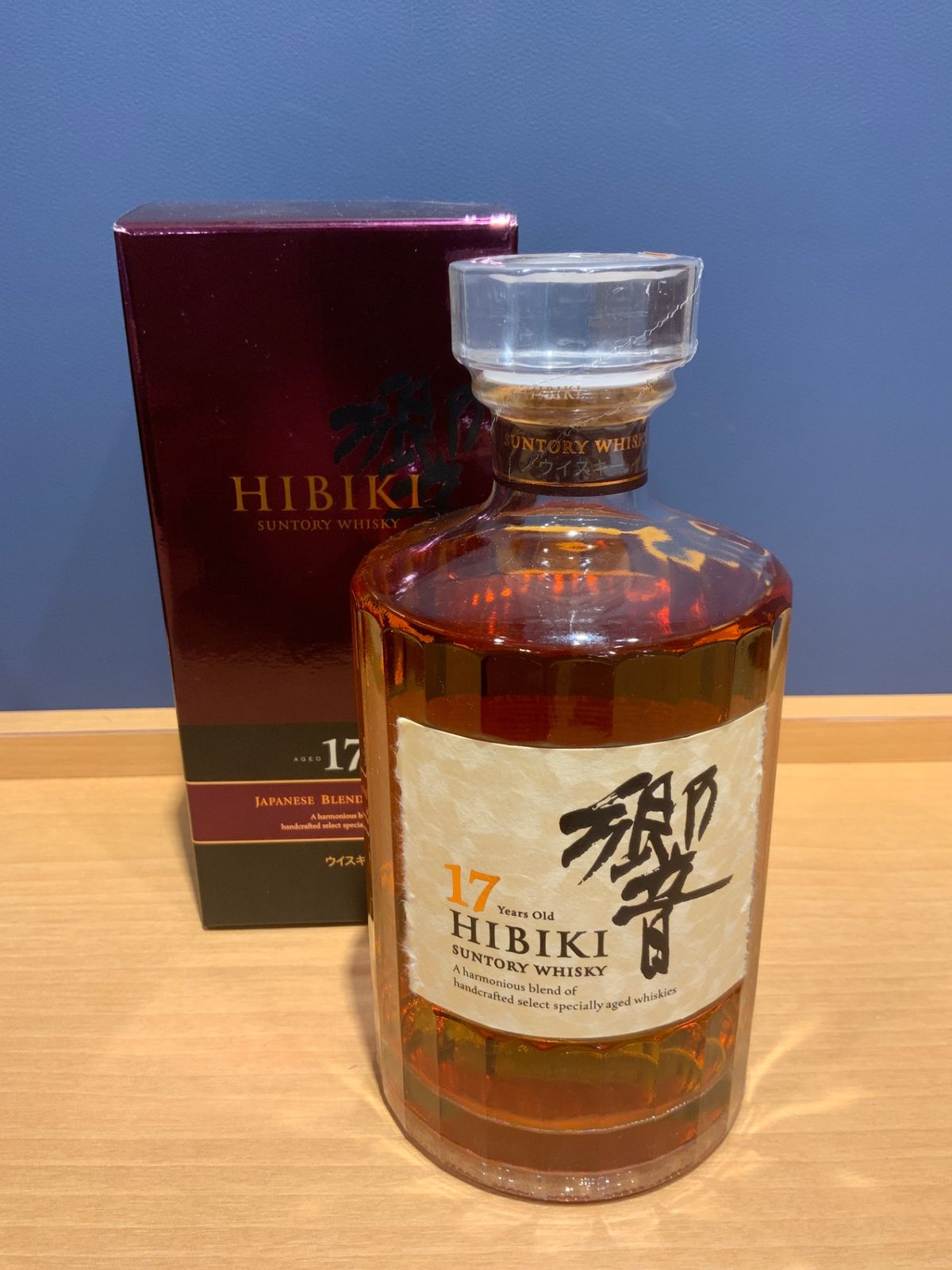 サントリー ブレンデッドウイスキー 響17年カートン付き [ ウイスキー 日本 700ml ]