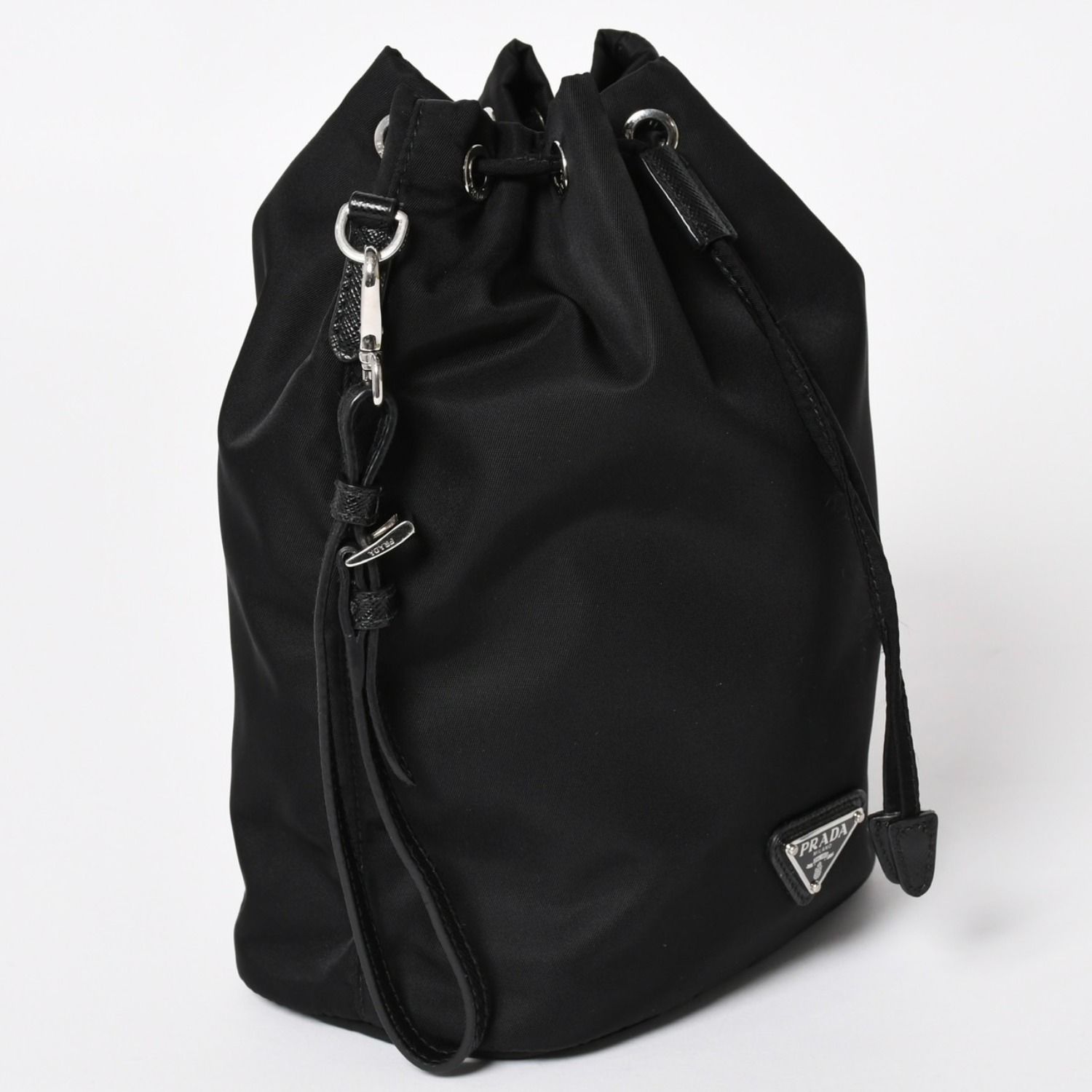 極美品 PRADA プラダ Re-Nylon 巾着型ポーチ 1NS369 トライアングル 