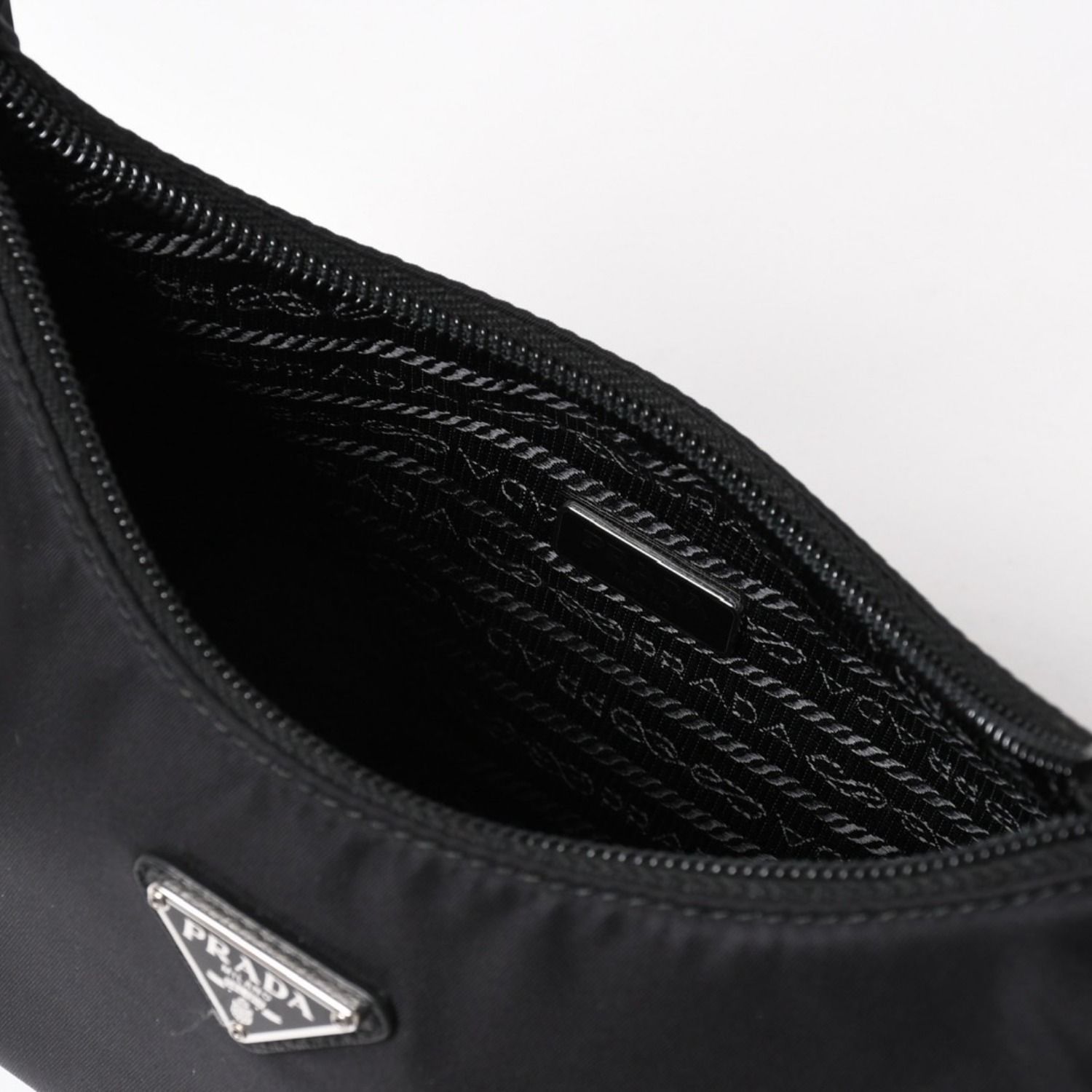【美品】PRADA プラダ ショルダーバッグ MV515 三角プレート 極美品 PRADA プラダ ホーボー ハンドバッグ MV515 トライアングルロゴ