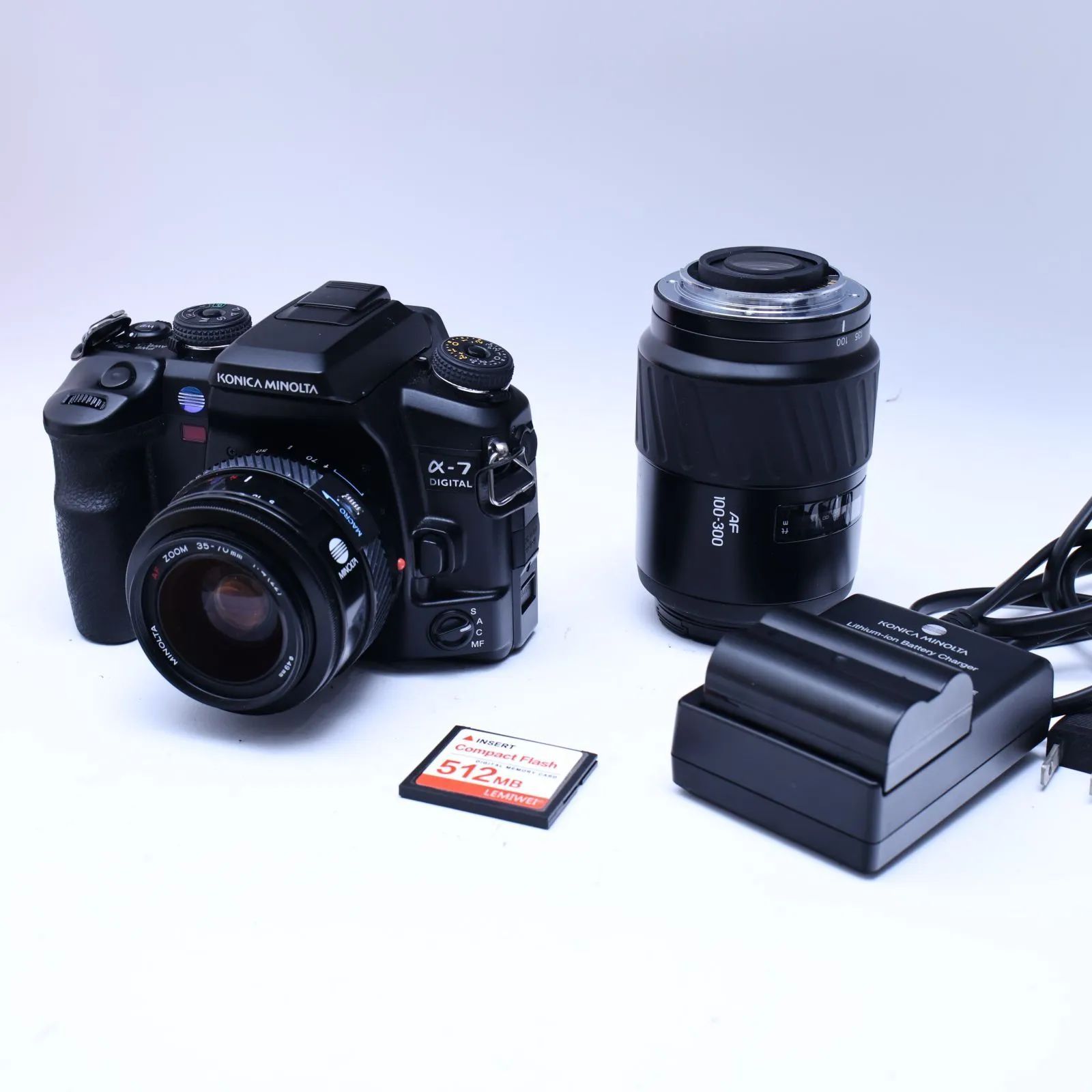 MINOLTA α-7 DIGITAL 一眼レフデジタルカメラ 標準望遠レンズ　メモリーカード　カードリーダー付