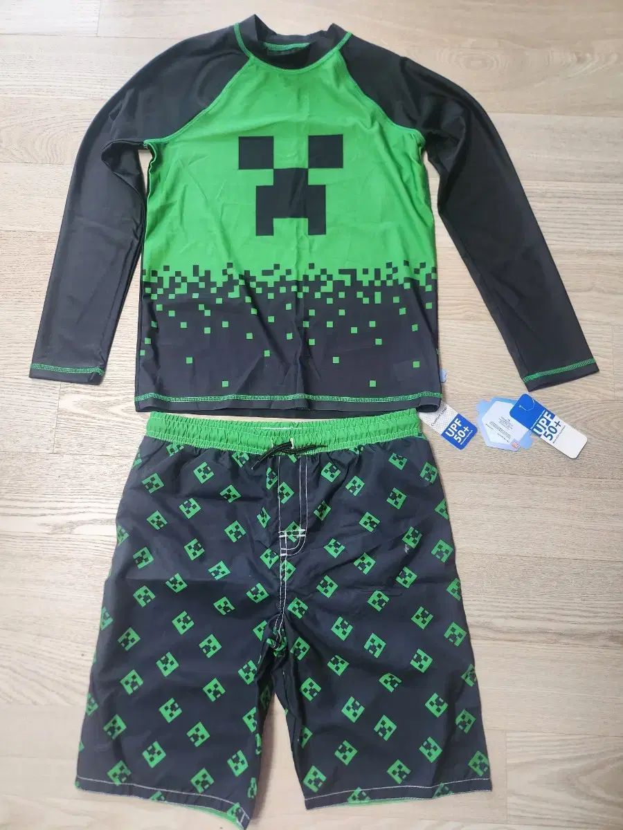 男の子 Minecraft(マインクラフト) 水着 新品 12歳可能 サングラス 出品