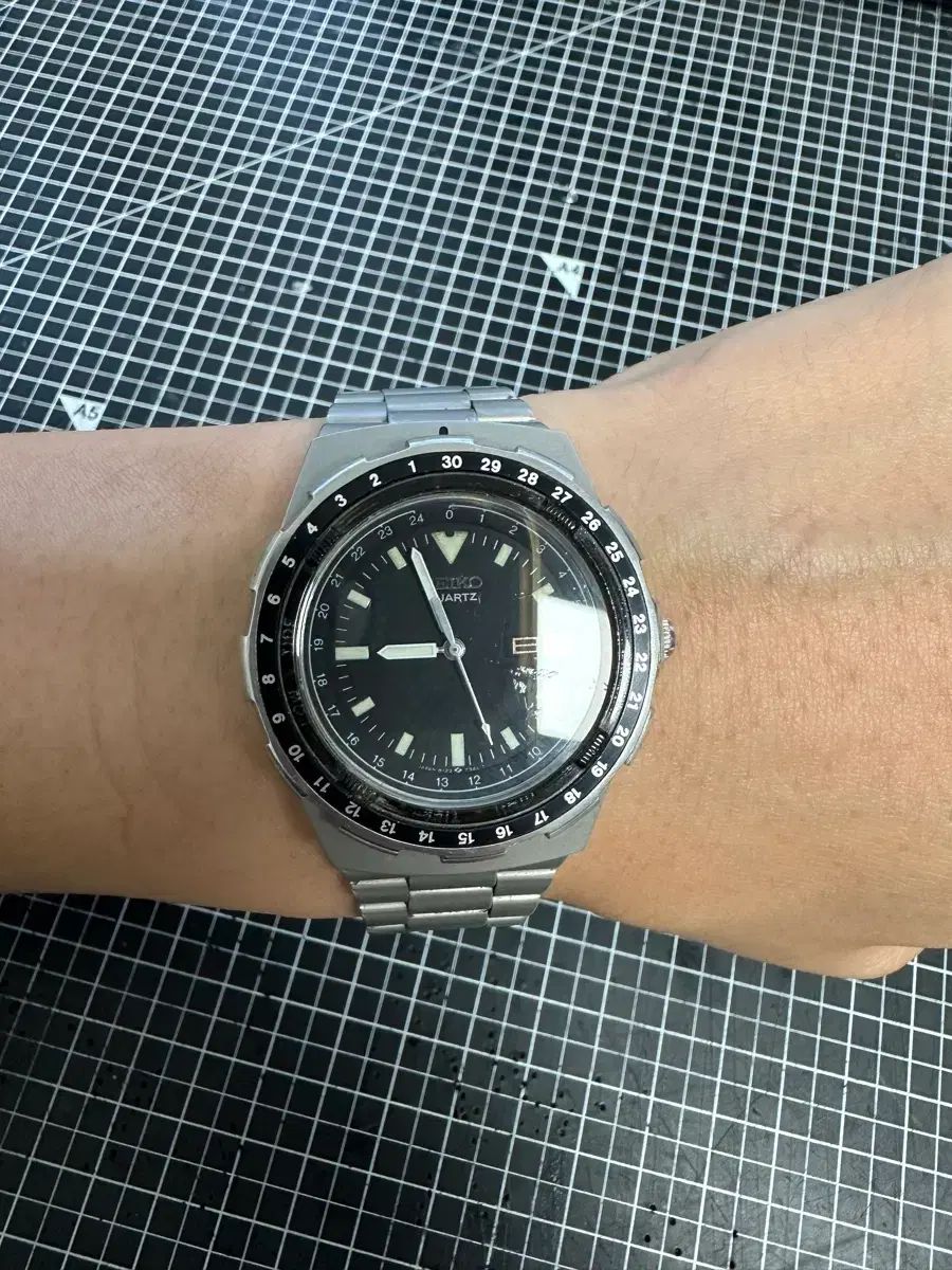 SEIKO クオーツ メンズ ヴィンテージ 時計