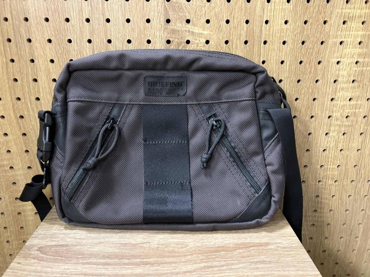BRIEFING/ショルダーバッグ/DELTA STANDARD SLASHER MINI