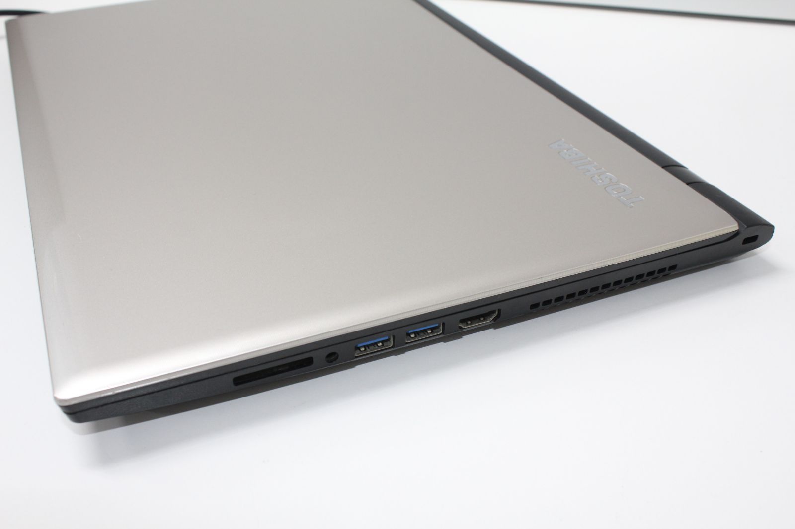 【中古ノートPC】東芝〈dynabook  AZ85/UG〉512GB/8GB 東芝 dynabook AZ85/UG 中古 i7 SSD512GB 8GB - メルカリ