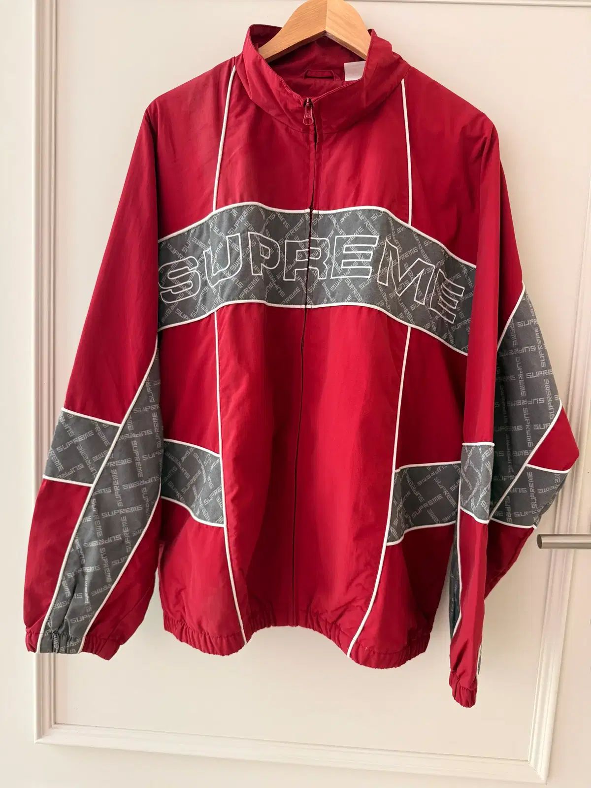 シュプリーム (Supreme) Supreme シュプリーム ジャカード Supreme シュプリーム パネル Supreme シュプリーム トラック Supreme シュプリーム ジャケット XL -22FW