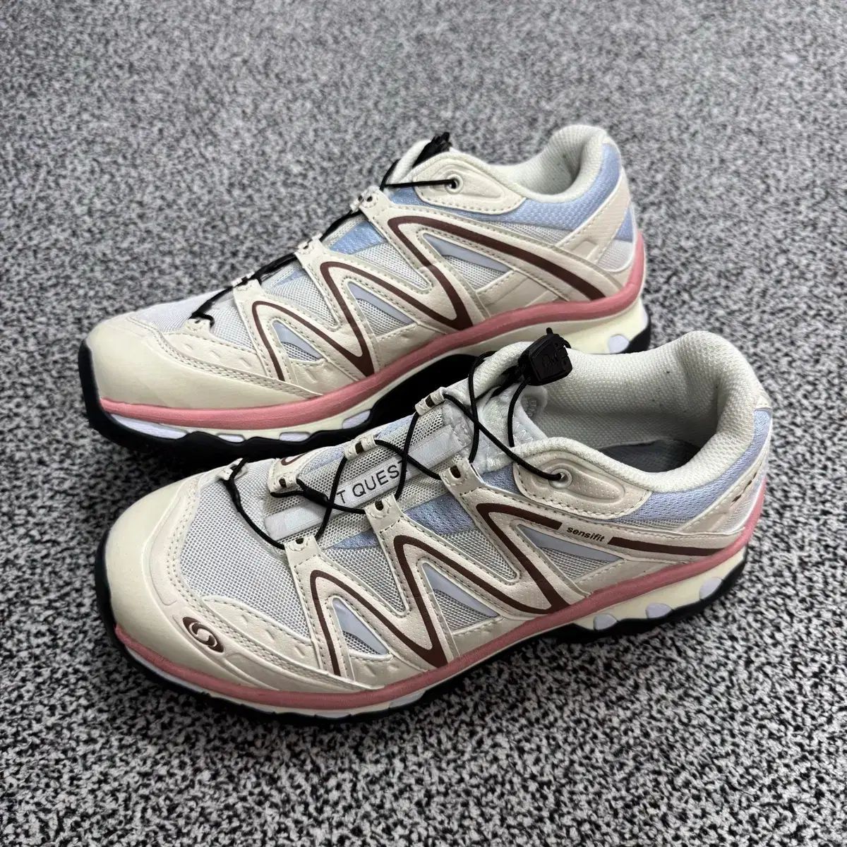 SALOMON XT-QUEST トレイルシューズ