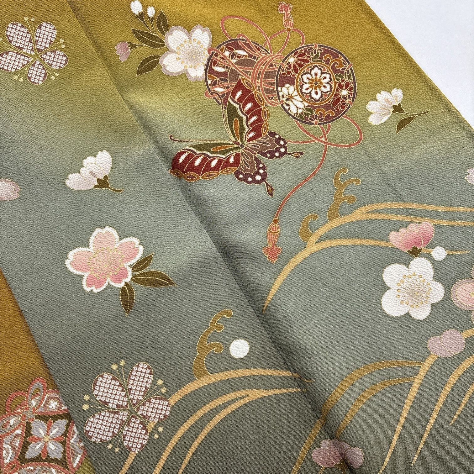 振袖 4枚 正絹 着物まとめ売り【6437】同梱購入歓迎 リメイク用 着付け