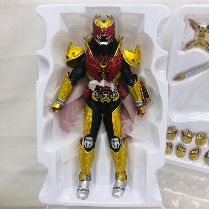 中古】開封)S.H.Figuarts (真骨彫製法) 仮面ライダーキバ エンペラー