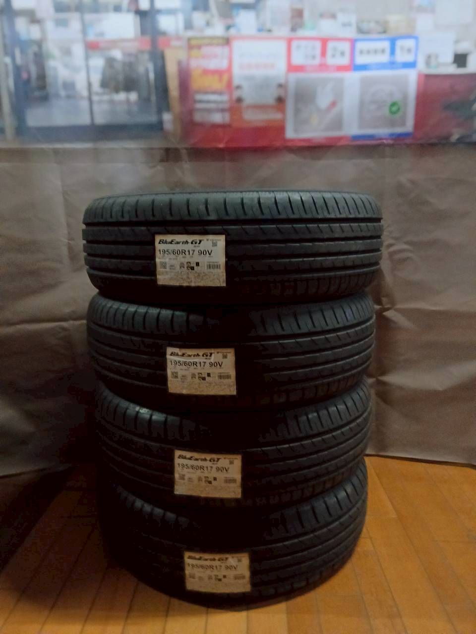 ﾖｺﾊﾏﾀｲﾔ　ﾌﾞﾙｰｱｰｽGT　195/60R17　2021年製　4本ｾｯﾄ　★オク023