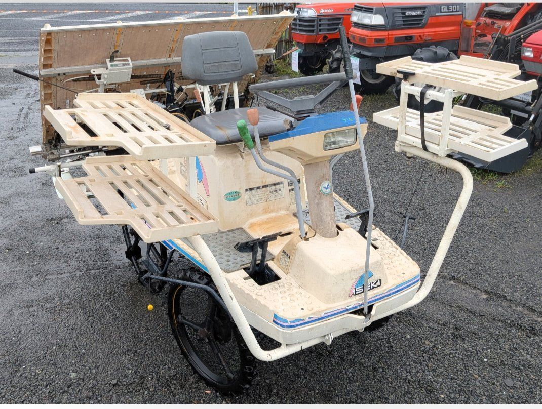 イセキ 4条植えガソリンエンジン乗用田植機PW40－DWです。ロータリ式です。　送料別