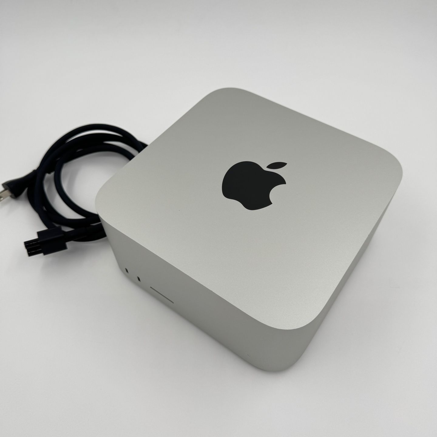 【送料無料】Apple Mac Studio M1 Max(2022, A2615) / 64GB / SSD 1TB / 32コア / Tahoe 26.5.1 [MC200]