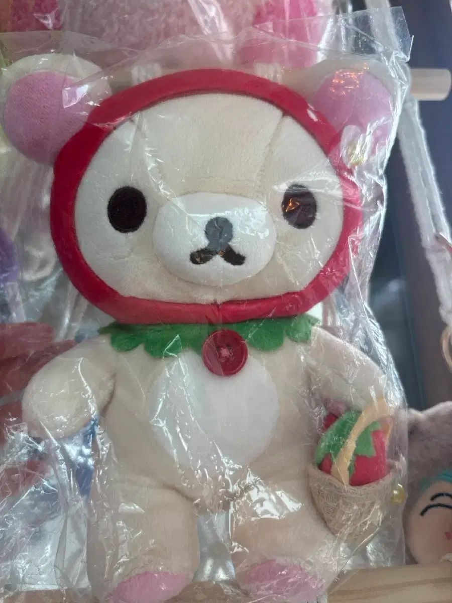 いちご リーロック ぬいぐるみ