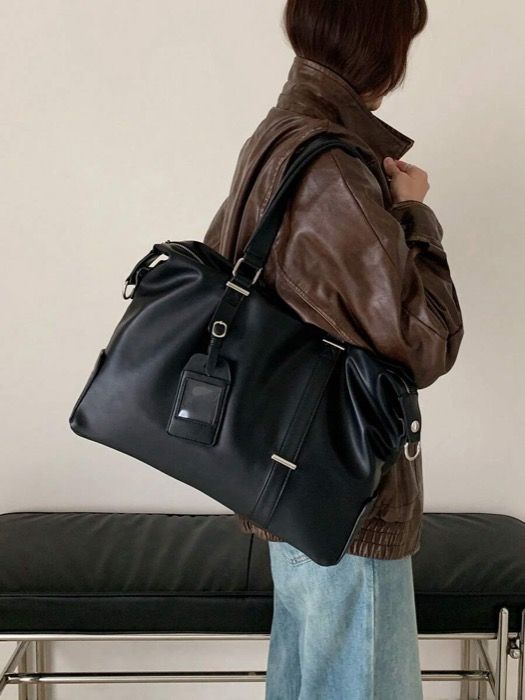 バッグ レディース トートバッグ ビンテージブラックフェイクレザーダッフルバッグ、ゆったりとした大容量ハンドバッグ、ラゲージタグ付き、ビジネス旅行オフィス用の2WAYショルダーバッグ