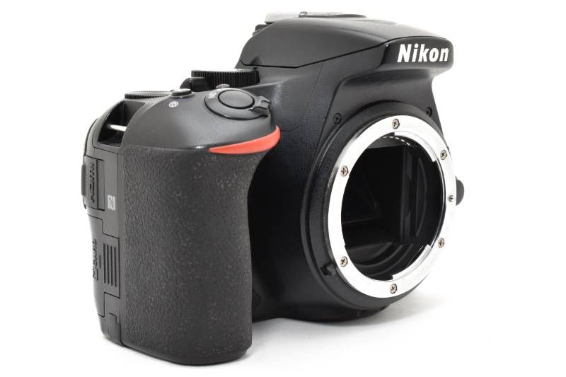 ☆良品☆《ショット数49,567回》ニコン Nikon D5600 ボディ☆ YM1496