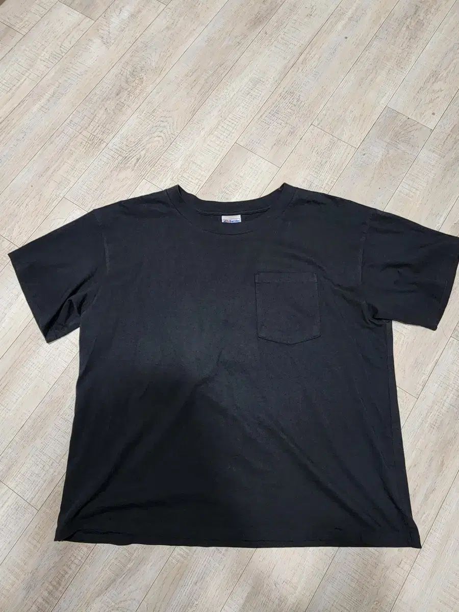 アキンボ ポケット Tシャツ フェイディド ブラック