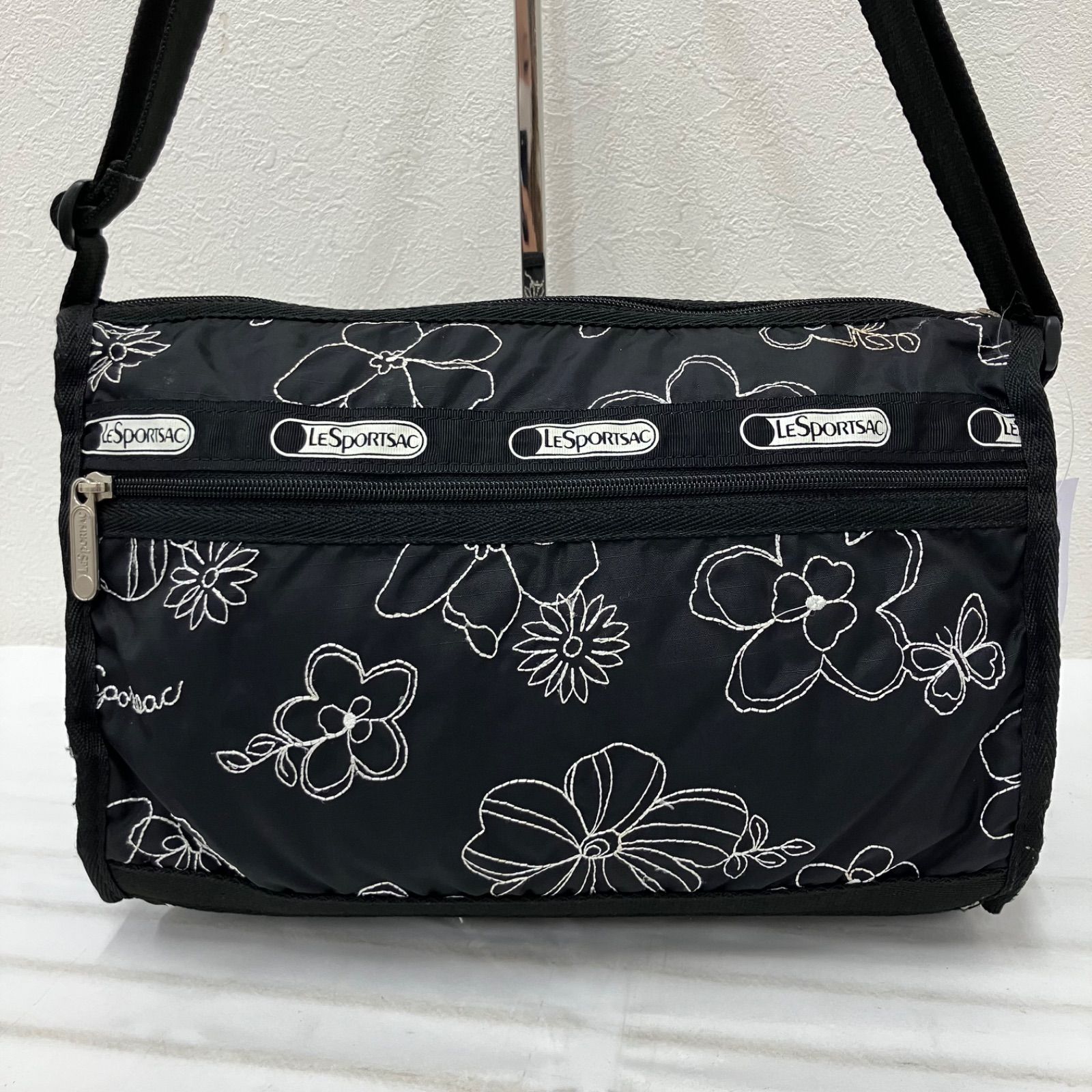 5329 LeSportsac レスポートサック ショルダーバッグ ブラック 黒 花柄