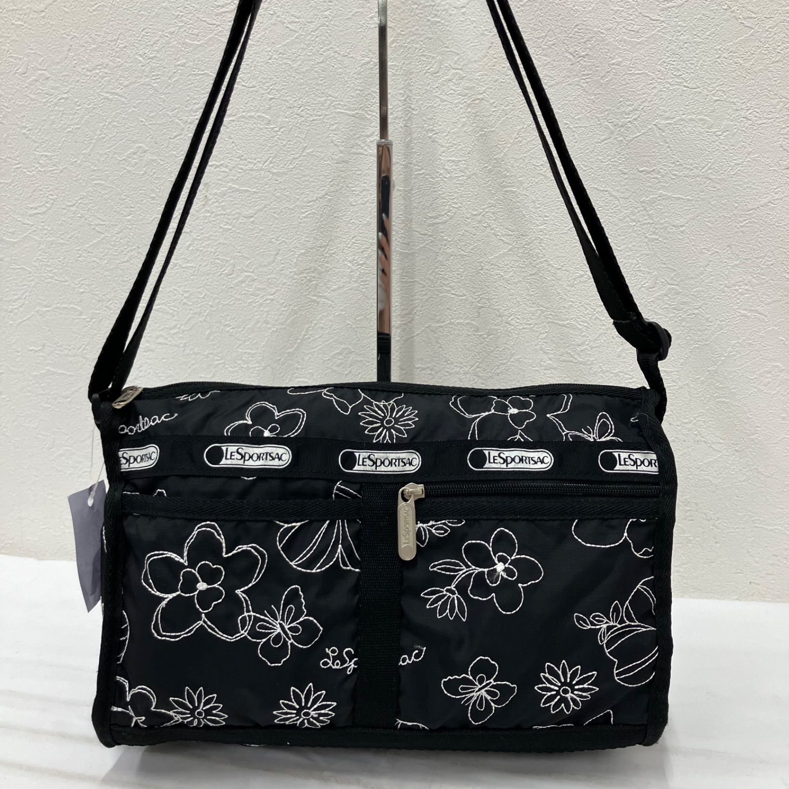 5329 LeSportsac レスポートサック ショルダーバッグ ブラック 黒 花柄 
