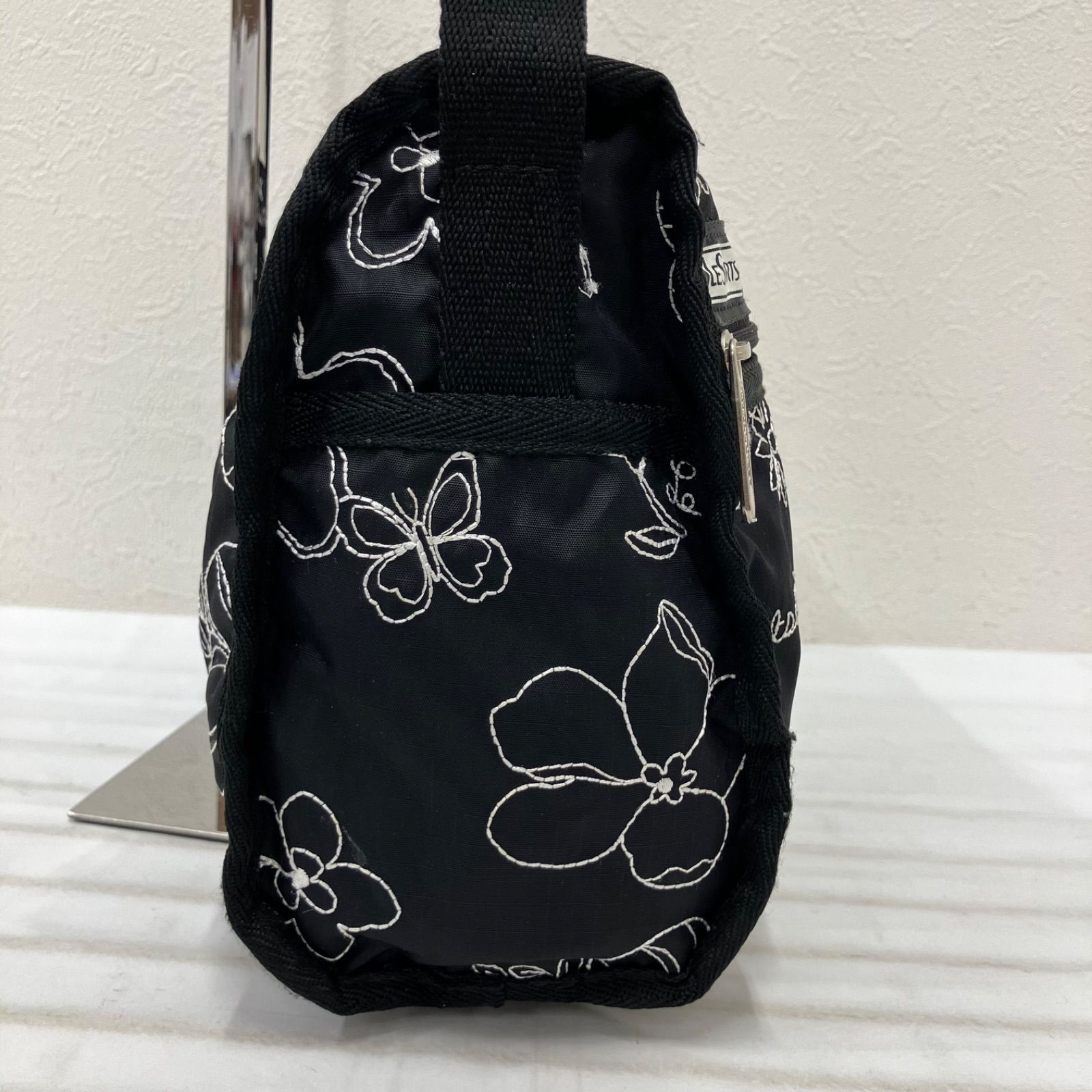 5329 LeSportsac レスポートサック ショルダーバッグ ブラック 黒 花柄