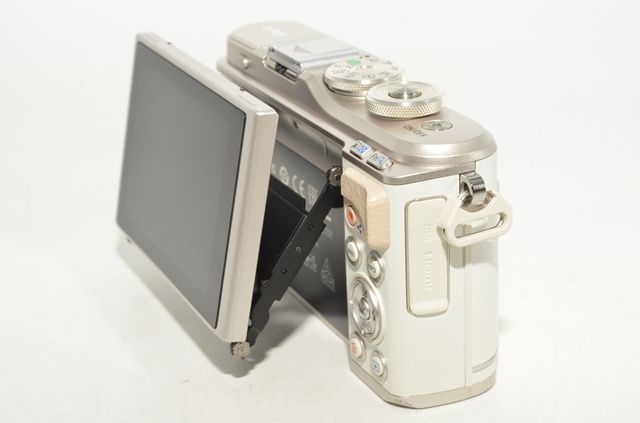 特上品】 OLYMPUS オリンパス PEN E-PL9 ボディー ホワイト ＃9285