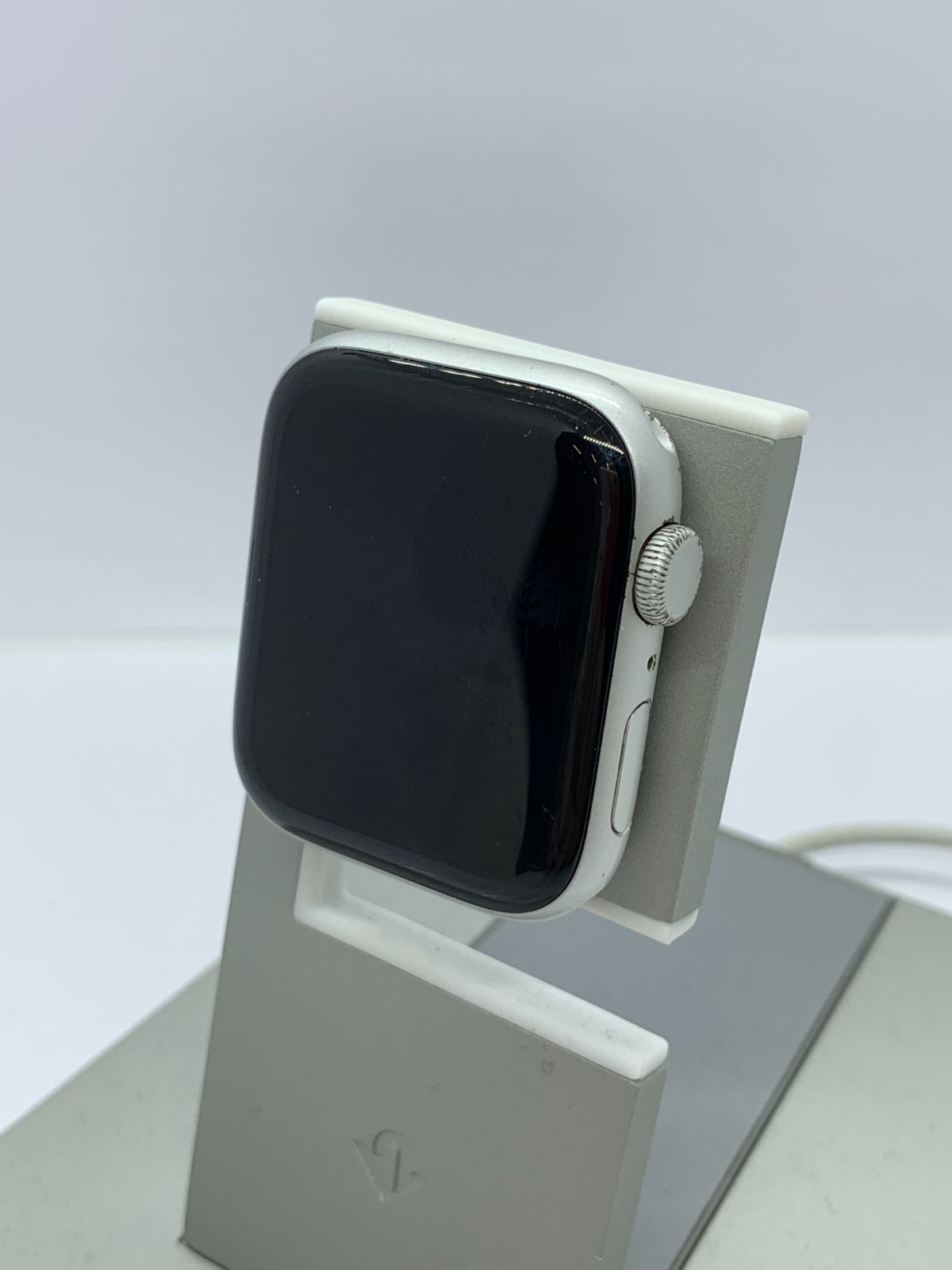 【中古・バッテリー劣化・画面キズ有・フレームキズ有】Apple Watch SE2 GPSモデル 44mm アルミケース［シルバー］