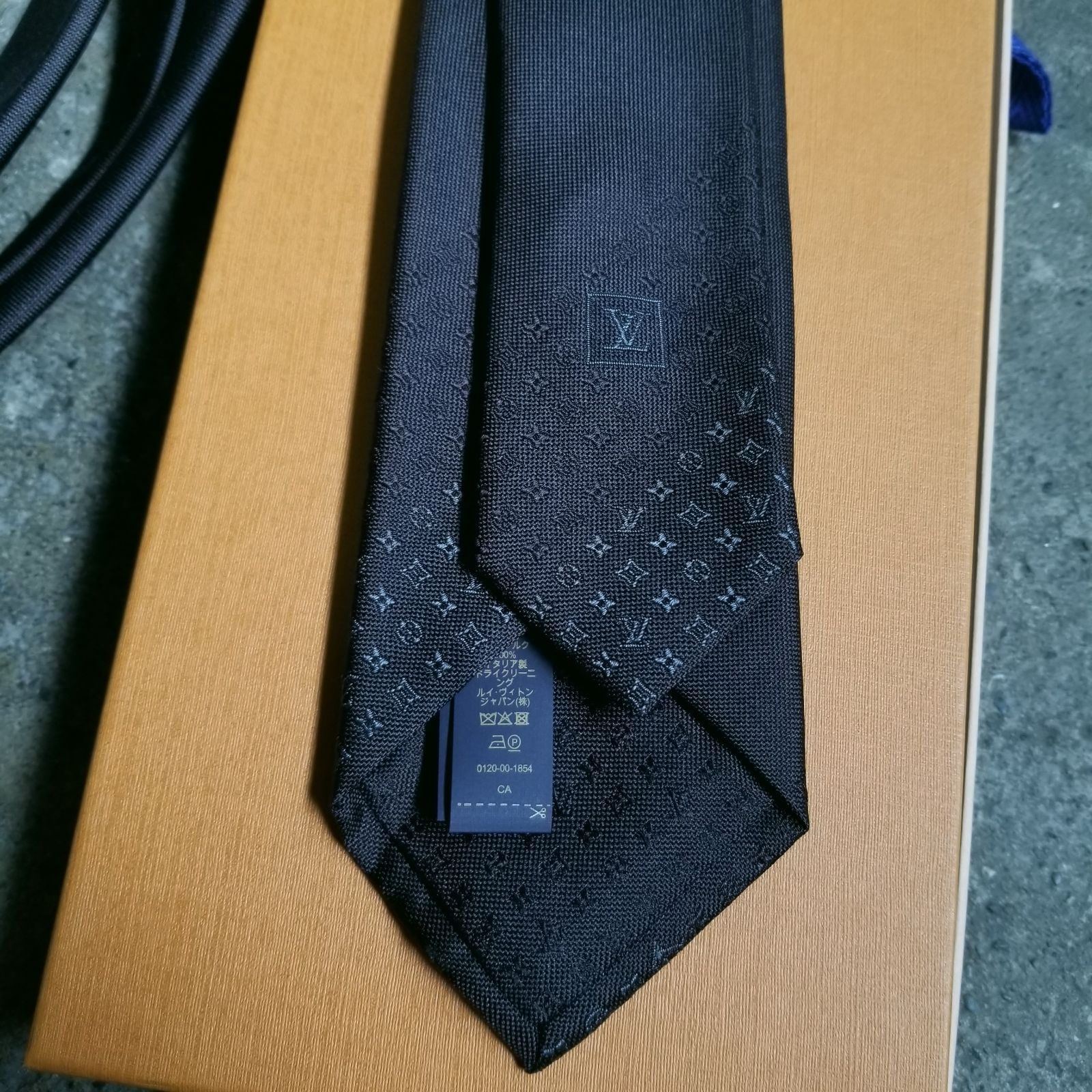 LOUIS VUITTON M78764 ネクタイ・モノグラムグラディエント7CM ルイ