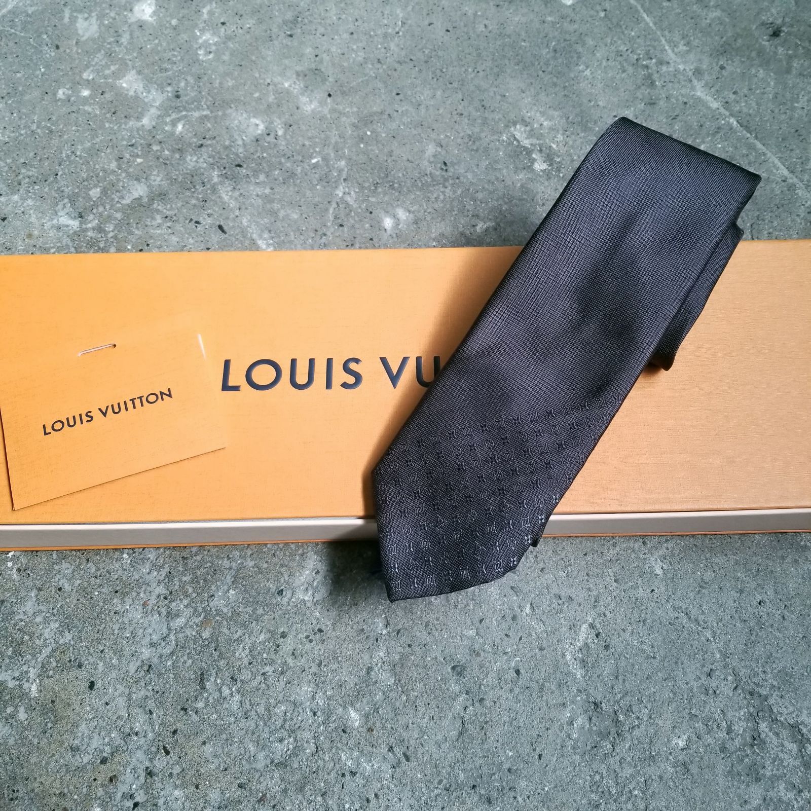 LOUIS VUITTON M78764 ネクタイ・モノグラムグラディエント7CM ルイ