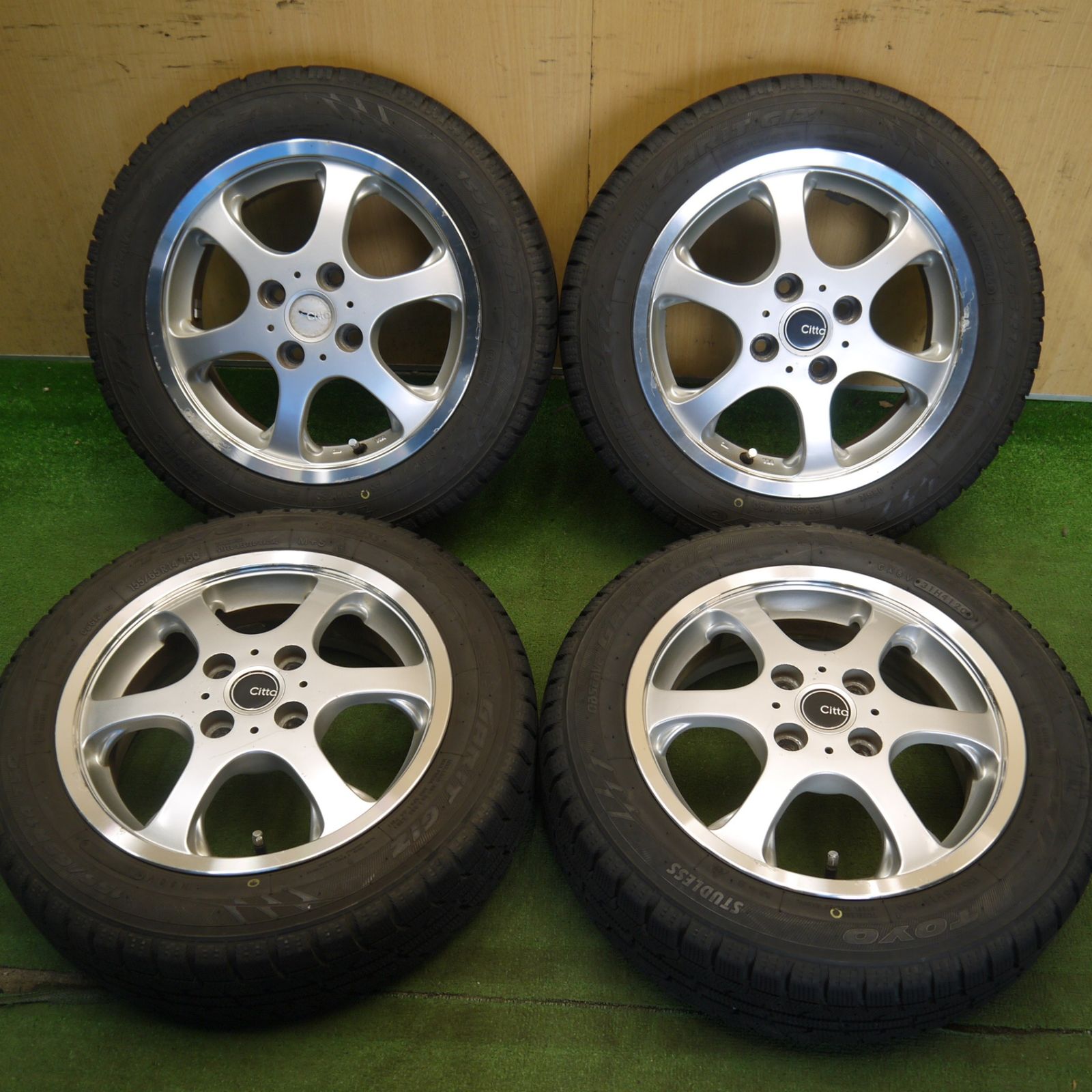 バリ溝！9.5分◎スタッドレス 155/65R14 トーヨー オブザーブ ガリット