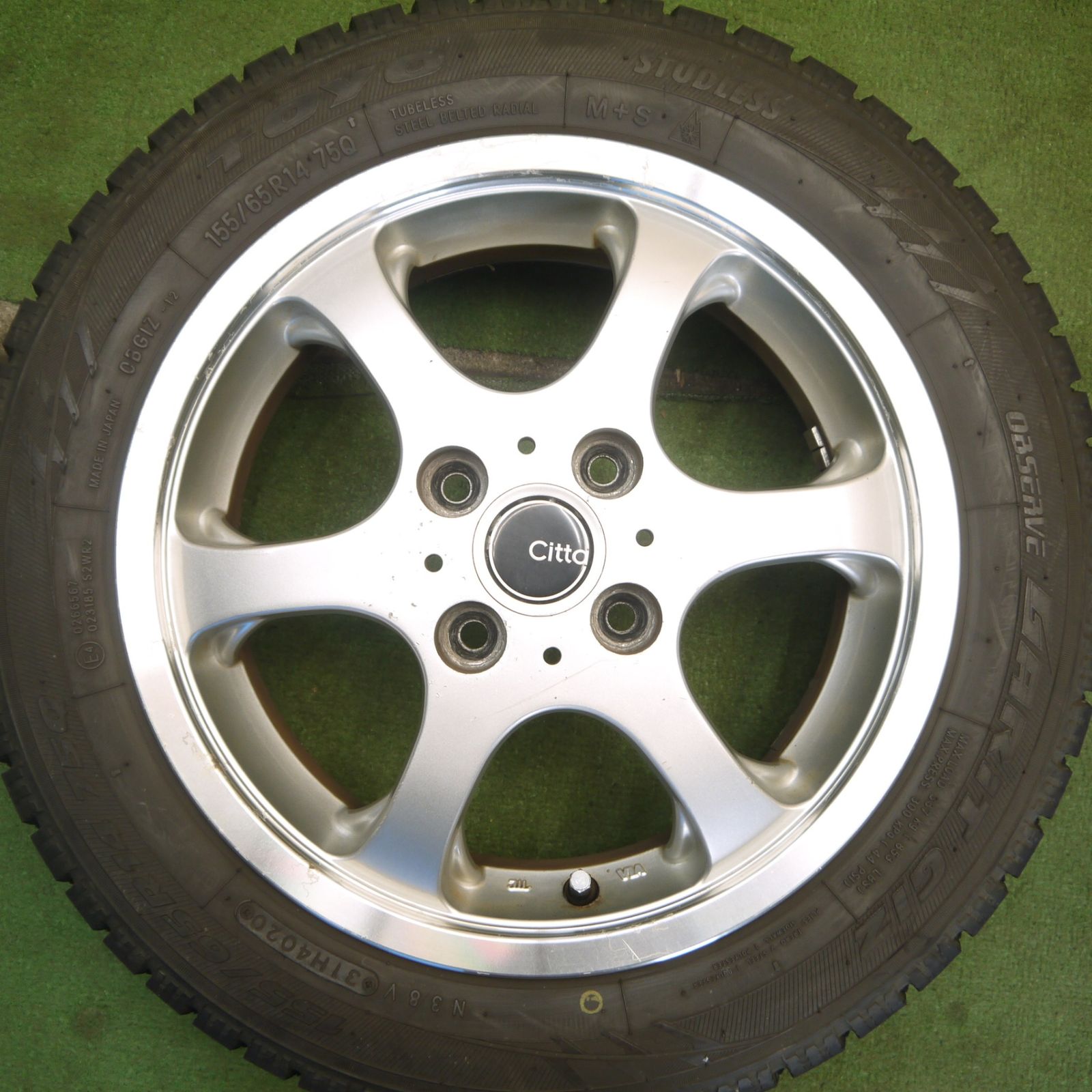 バリ溝！9.5分◎スタッドレス 155/65R14 トーヨー オブザーブ ガリット