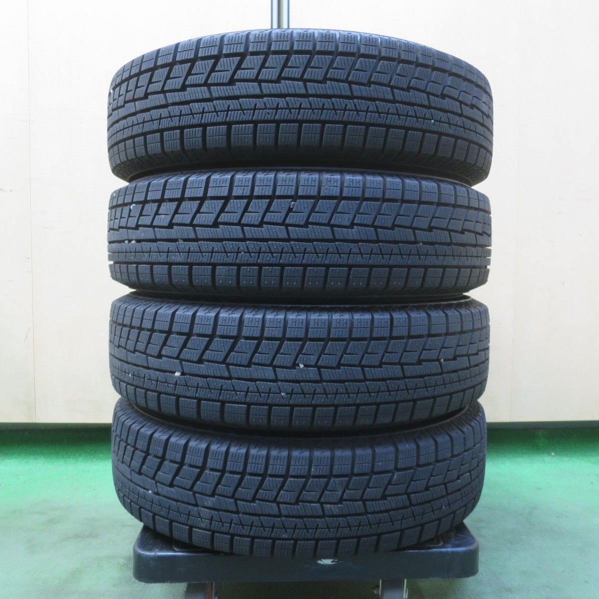 バリ溝！24年！キレイ！ほぼ10分◎スタッドレス 165/65R15 ヨコハマ