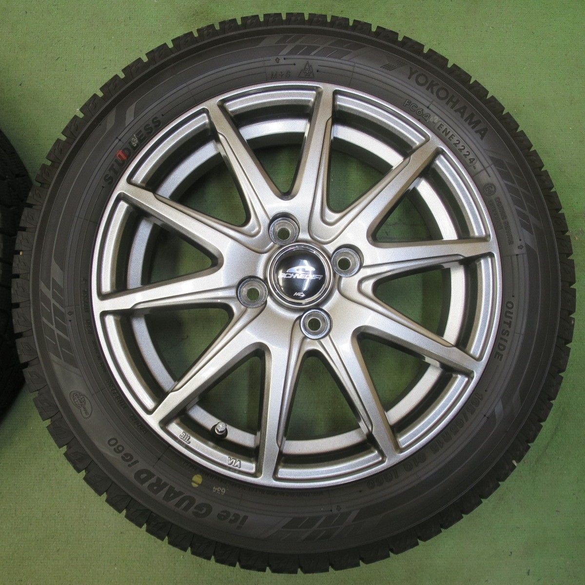 バリ溝！24年！キレイ！ほぼ10分◎スタッドレス 165/65R15 ヨコハマ