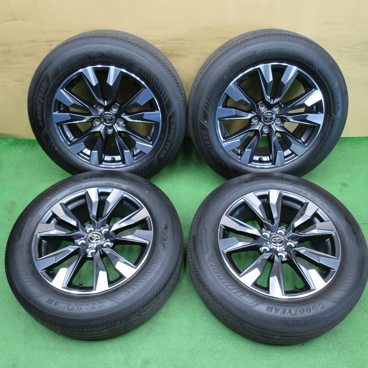 新車外し！26年◎トヨタ RAV4 Zグレード 純正 235/60R18 グッドイヤー