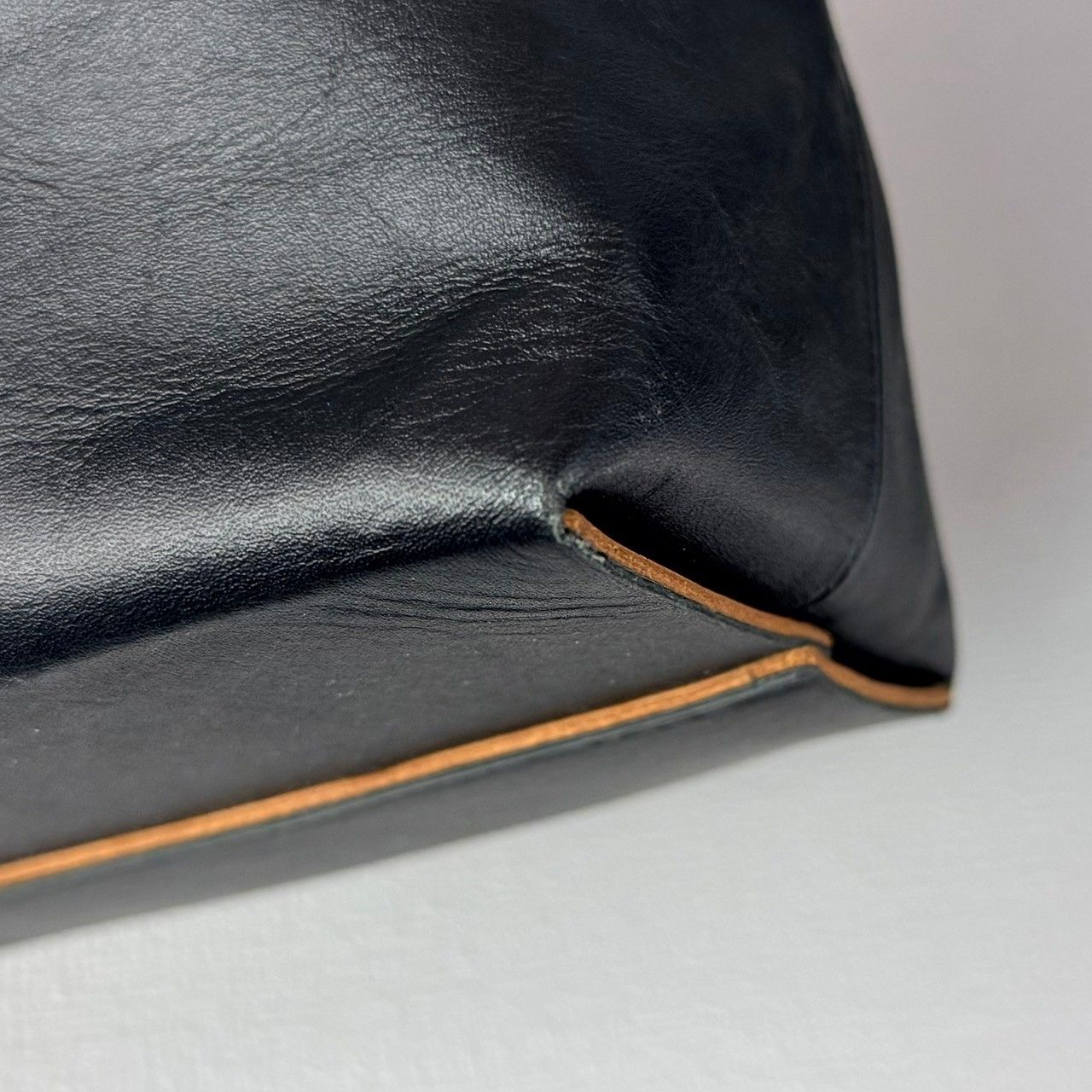aeta アエタ COW KIP LEATHER POUCH S レザーポーチ レザーバッグ