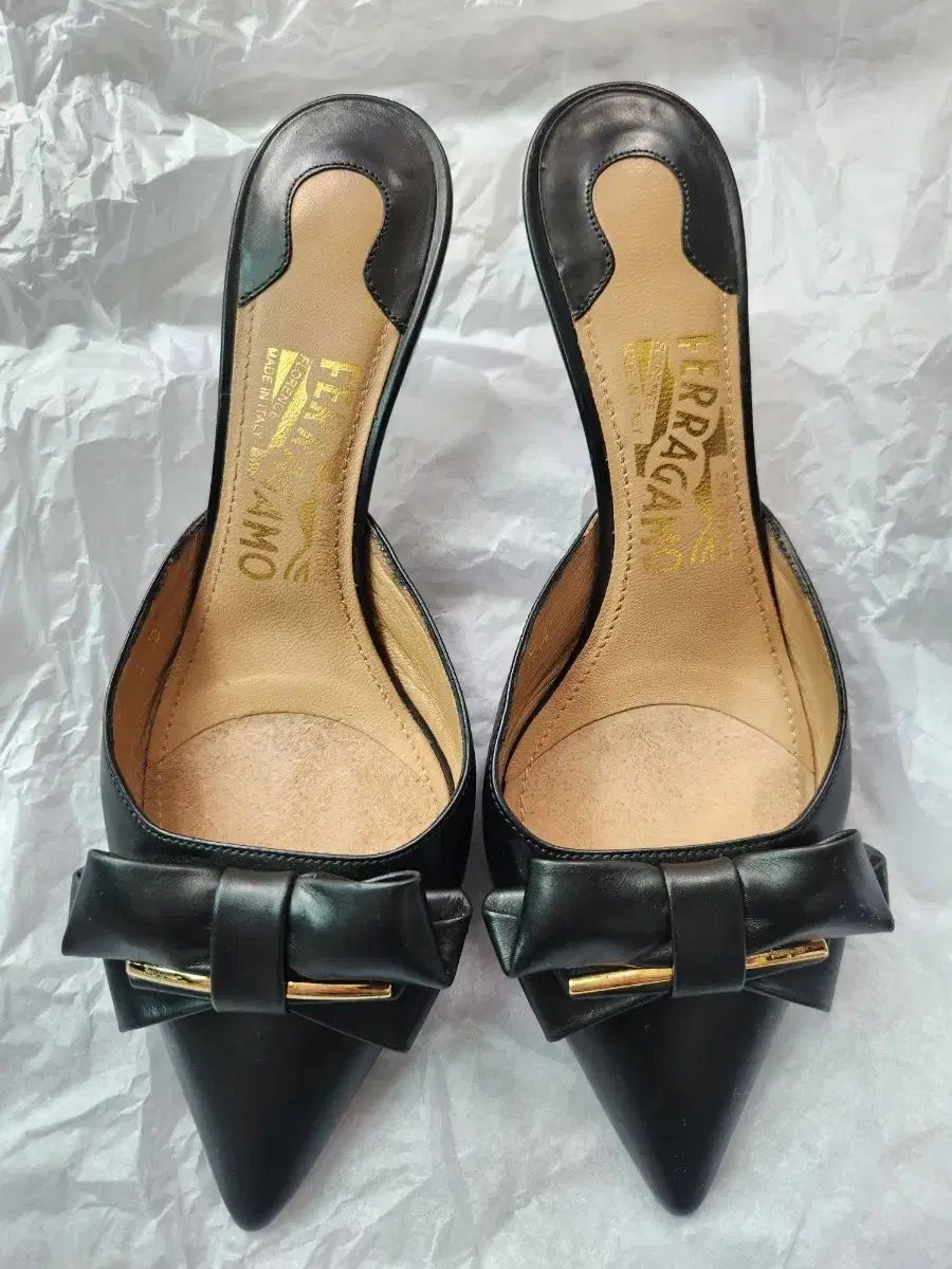 FERRAGAMO フェラガモ ヴァラ ミュール ブラック 9,797円