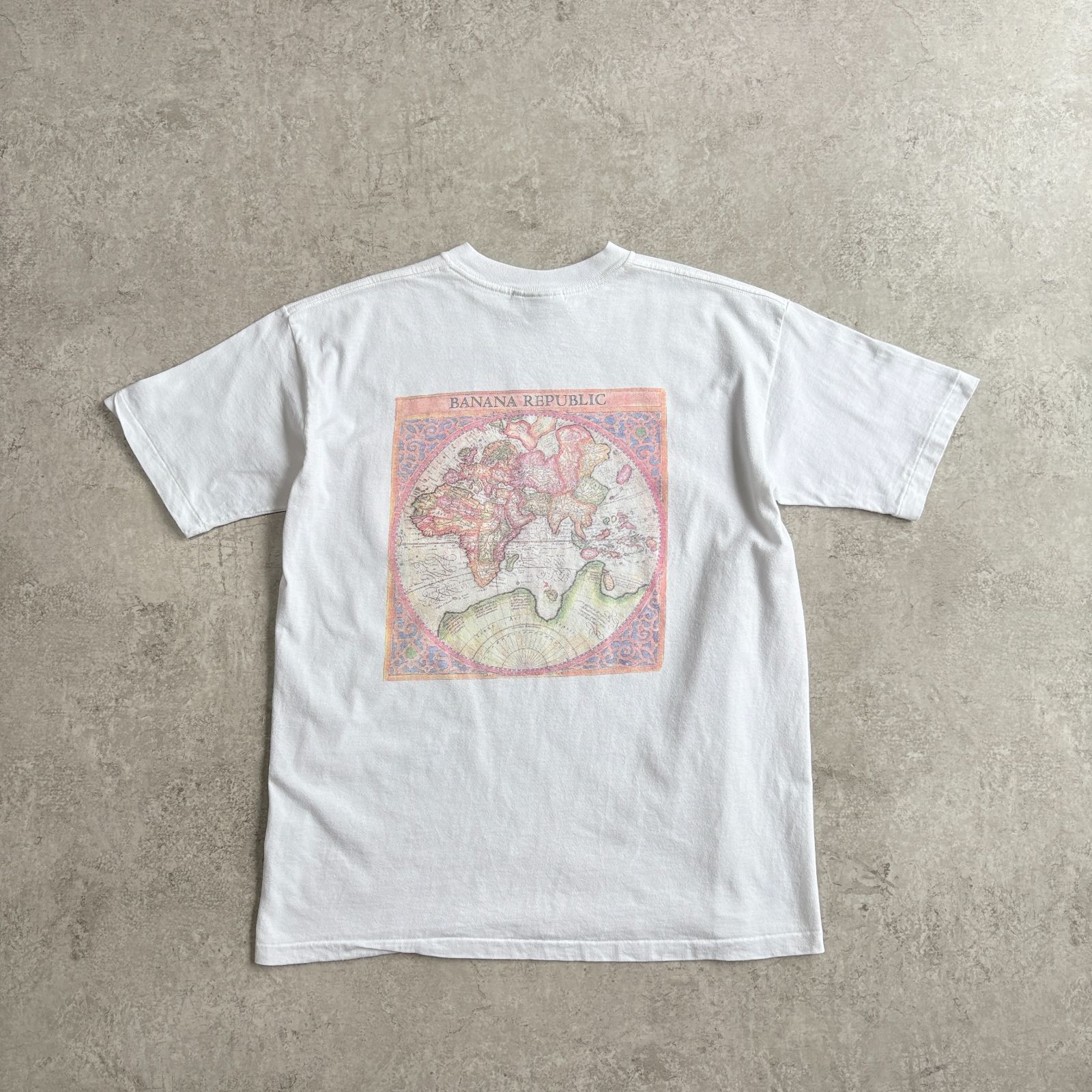 90s BANANA REPUBLIC 地球 ロゴ Tシャツ USA製 90s USA製 BANANA REPUBLIC World map Printed Pocket T-shirt 【 pink