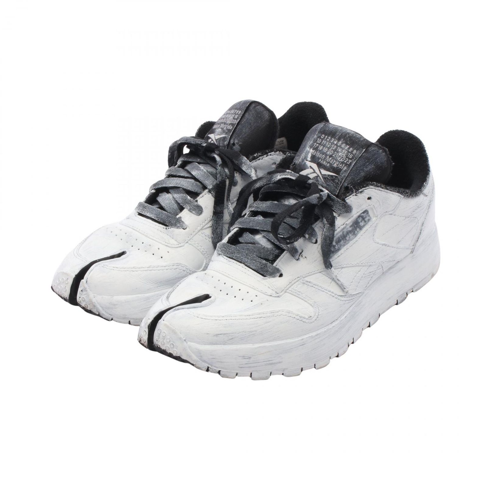 メゾンマルジェラ22 Maison Margiela 22 スニーカー × Reebok CLASSIC LETHER TABI BIANCHETTO ホワイト レザー ×Reebok TABI スニーカー レディース Used A