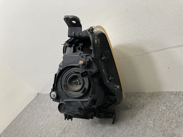 フィット GE6/GE7/GE8/GE9 純正 前期 右 ヘッドライト/ランプ ハロゲン
